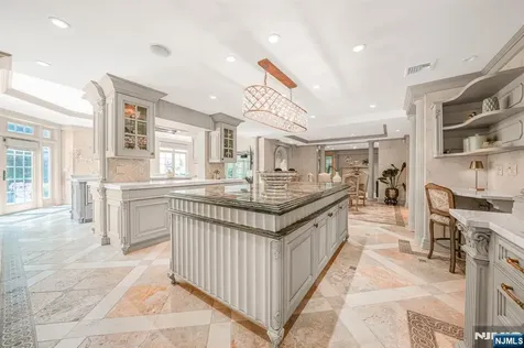 22 Fawn Drive Montville Township NJ 07045
