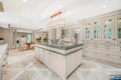 22 Fawn Drive Montville Township NJ 07045