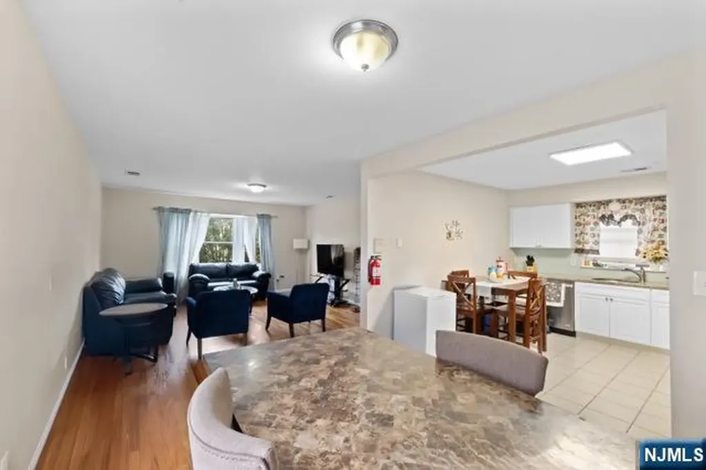 43 Crane Street Newark NJ 07104