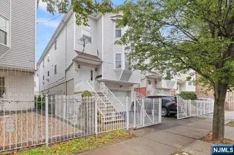 43 Crane Street Newark NJ 07104