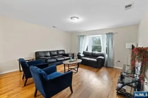 43 Crane Street Newark NJ 07104