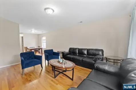 43 Crane Street Newark NJ 07104