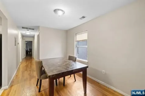 43 Crane Street Newark NJ 07104