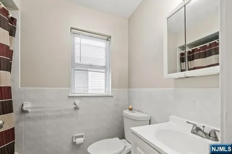 43 Crane Street Newark NJ 07104