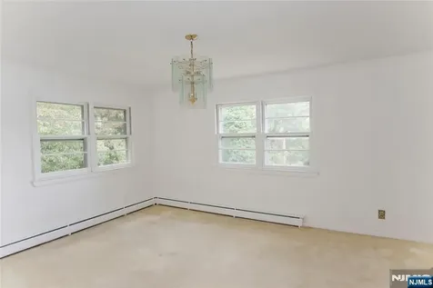 31 Lakeshore Drive Oakland NJ 07436