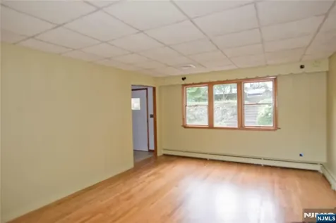 31 Lakeshore Drive Oakland NJ 07436