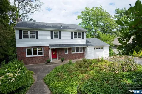 31 Lakeshore Drive Oakland NJ 07436