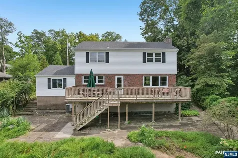 31 Lakeshore Drive Oakland NJ 07436