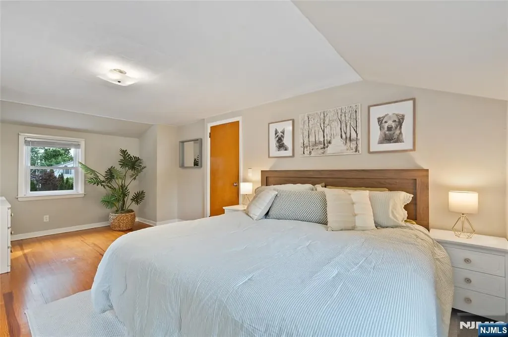 15 Brown Place Bergenfield NJ 07621