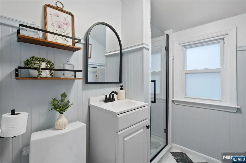 15 Brown Place Bergenfield NJ 07621