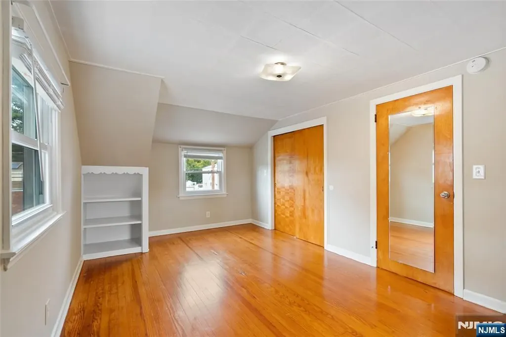 15 Brown Place Bergenfield NJ 07621