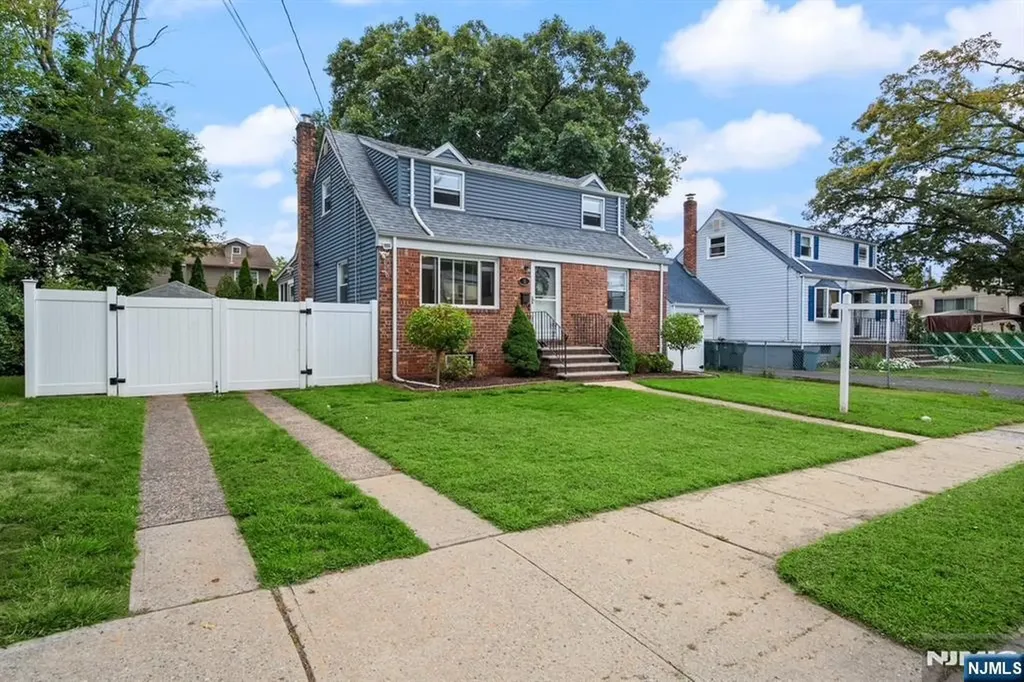 15 Brown Place Bergenfield NJ 07621