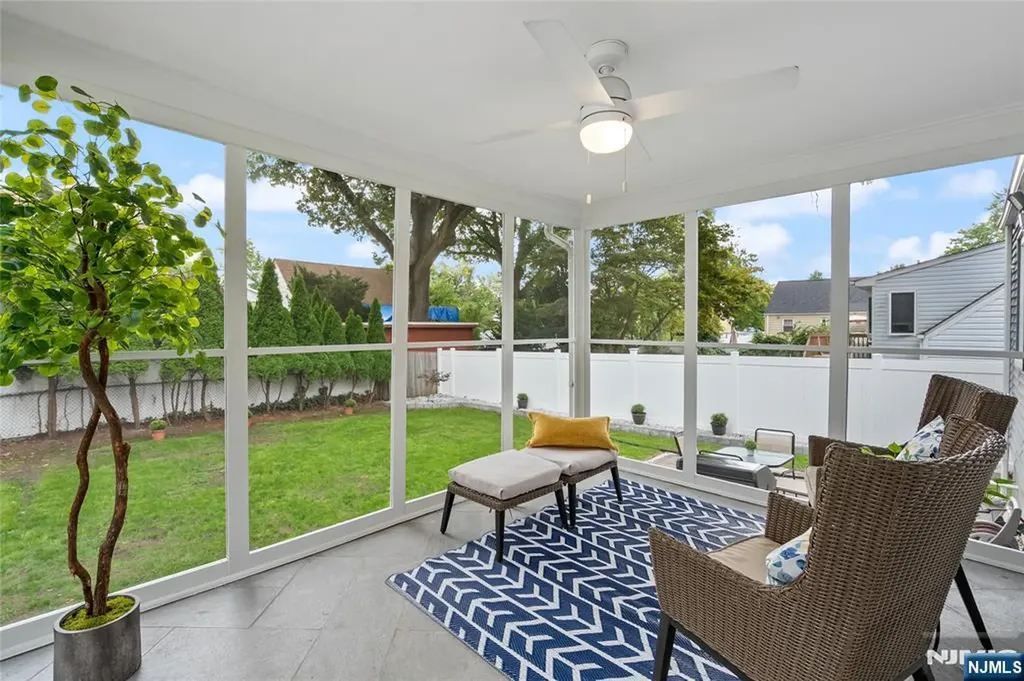 15 Brown Place Bergenfield NJ 07621