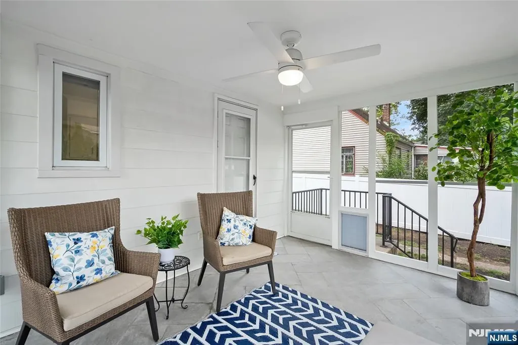 15 Brown Place Bergenfield NJ 07621