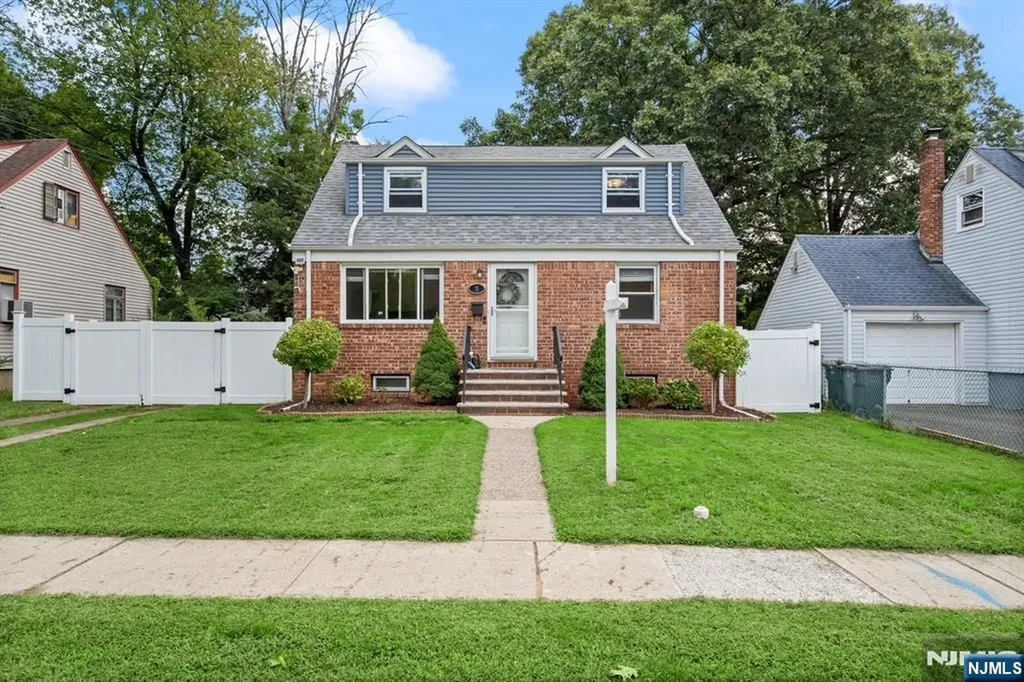 15 Brown Place Bergenfield NJ 07621