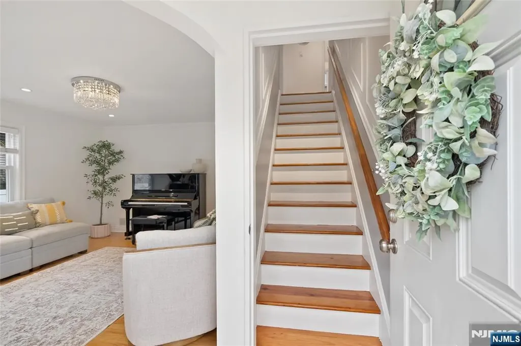 15 Brown Place Bergenfield NJ 07621