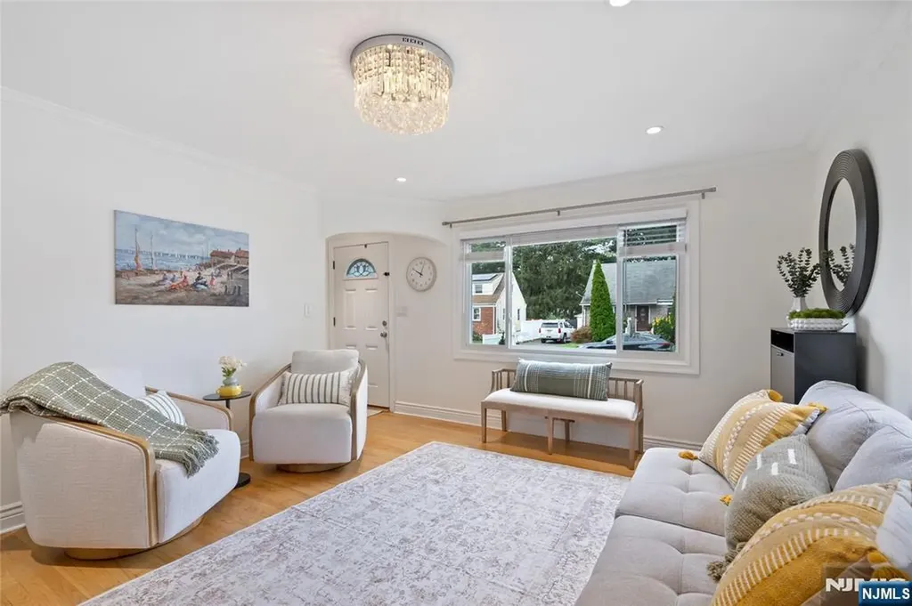 15 Brown Place Bergenfield NJ 07621