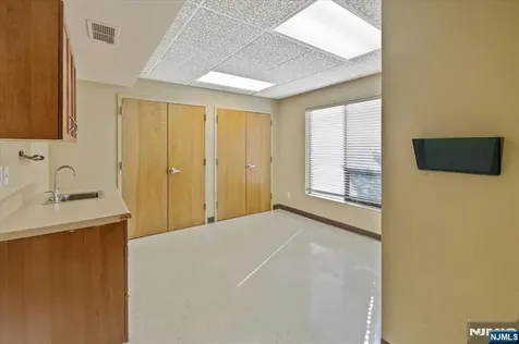 24 Wyckoff Avenue Waldwick NJ 07463