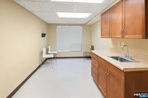 24 Wyckoff Avenue Waldwick NJ 07463