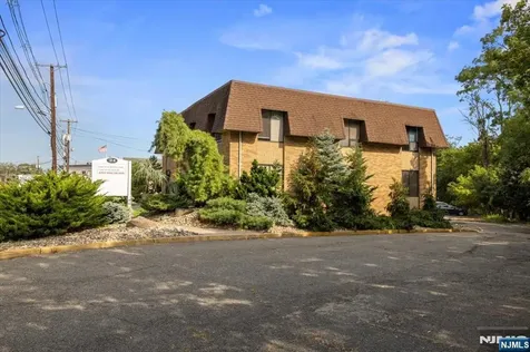 24 Wyckoff Avenue Waldwick NJ 07463