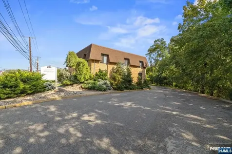 24 Wyckoff Avenue Waldwick NJ 07463