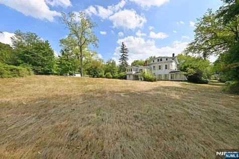 235 Wearimus Road Ho-ho-kus NJ 07423