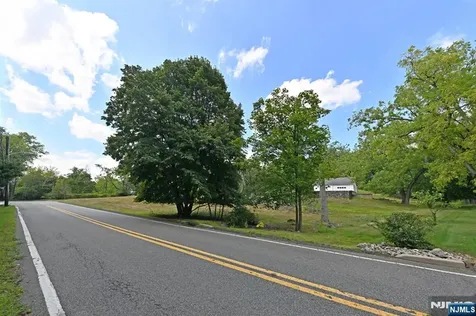 235 Wearimus Road Ho-ho-kus NJ 07423