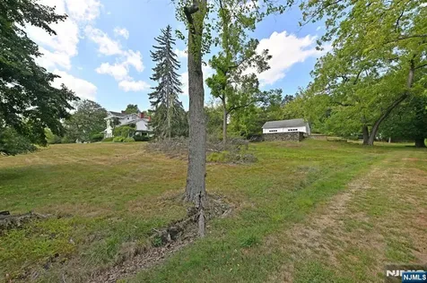 235 Wearimus Road Ho-ho-kus NJ 07423