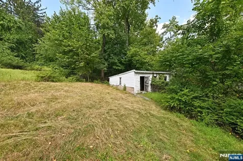 235 Wearimus Road Ho-ho-kus NJ 07423