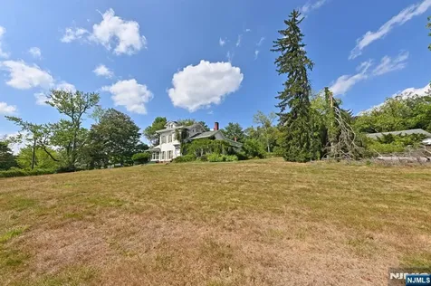 235 Wearimus Road Ho-ho-kus NJ 07423