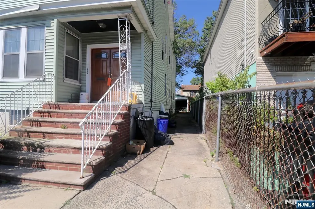 123 Columbia Avenue Newark NJ 07106