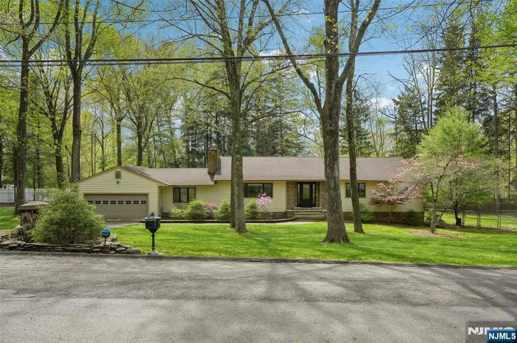 23 Plymouth Drive Upper Saddle River NJ 07458