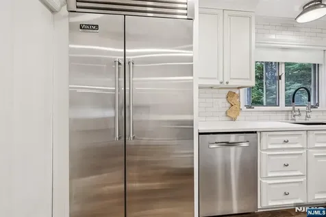 23 Plymouth Drive Upper Saddle River NJ 07458