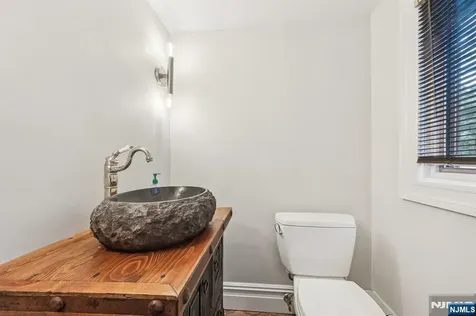 23 Plymouth Drive Upper Saddle River NJ 07458
