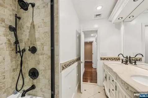 23 Plymouth Drive Upper Saddle River NJ 07458