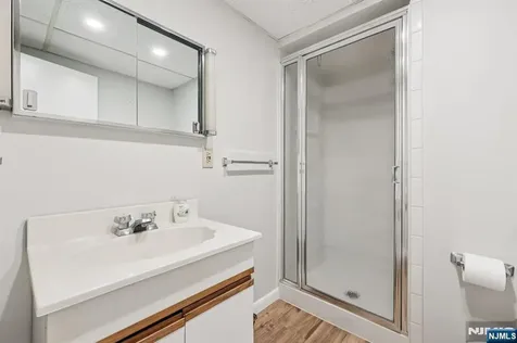 23 Plymouth Drive Upper Saddle River NJ 07458
