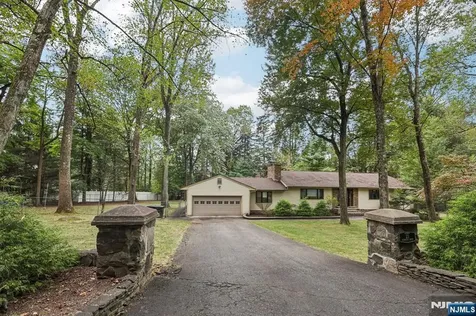 23 Plymouth Drive Upper Saddle River NJ 07458