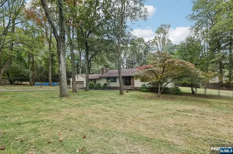23 Plymouth Drive Upper Saddle River NJ 07458