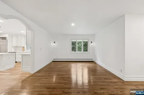 23 Plymouth Drive Upper Saddle River NJ 07458
