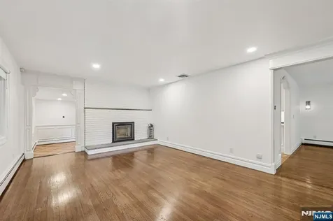 23 Plymouth Drive Upper Saddle River NJ 07458