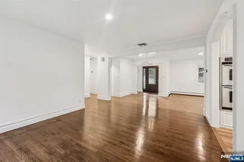 23 Plymouth Drive Upper Saddle River NJ 07458