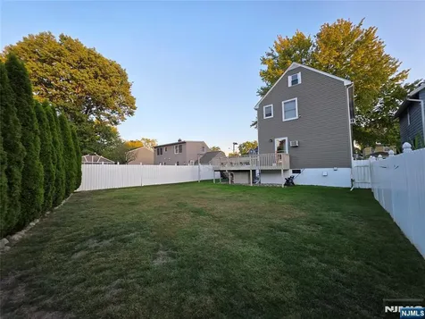28 Wood Place Dumont NJ 07628