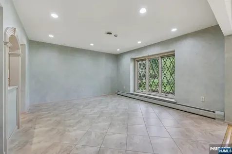 53 Ponds Circle Wayne NJ 07470