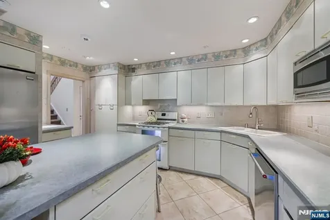 53 Ponds Circle Wayne NJ 07470