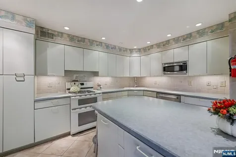 53 Ponds Circle Wayne NJ 07470