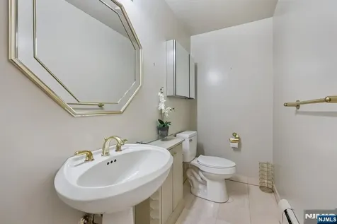53 Ponds Circle Wayne NJ 07470