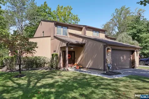 53 Ponds Circle Wayne NJ 07470