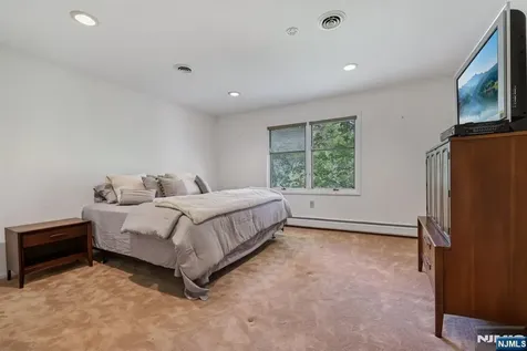 53 Ponds Circle Wayne NJ 07470
