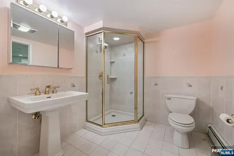 53 Ponds Circle Wayne NJ 07470