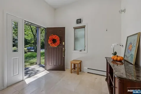 53 Ponds Circle Wayne NJ 07470